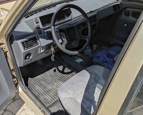 Серый ЗАЗ 1103 Славута, объемом двигателя 1.2 л и пробегом 70 тыс. км за 1100 $, фото 2 на Automoto.ua