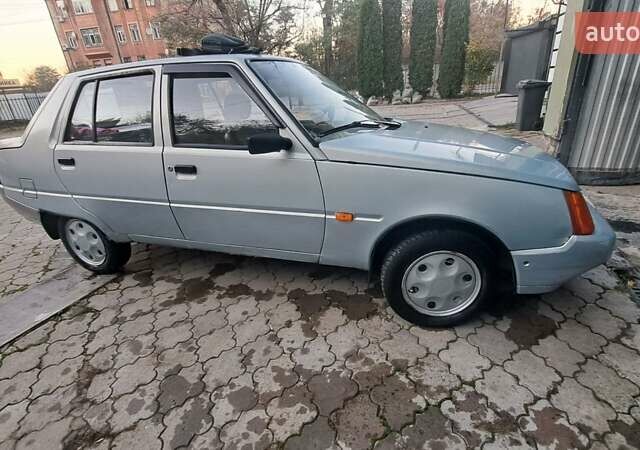 ЗАЗ 1103 Славута 2004 в Черновцах на Automoto.ua Серый ЗАЗ 1103 Славута, объемом двигателя 1.2 л и пробегом 87 тыс. км за 1500 $, фото 2 на Automoto.ua