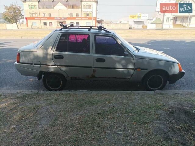 Серый ЗАЗ 1103 Славута, объемом двигателя 1.2 л и пробегом 200 тыс. км за 600 $, фото 2 на Automoto.ua