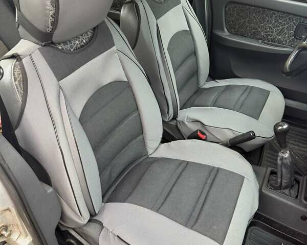 ЗАЗ 1103 Славута 2004 в Горишние Плавни (Комсомольск) на Automoto.ua Серый ЗАЗ 1103 Славута, объемом двигателя 1.2 л и пробегом 73 тыс. км за 1500 $, фото 5 на Automoto.ua