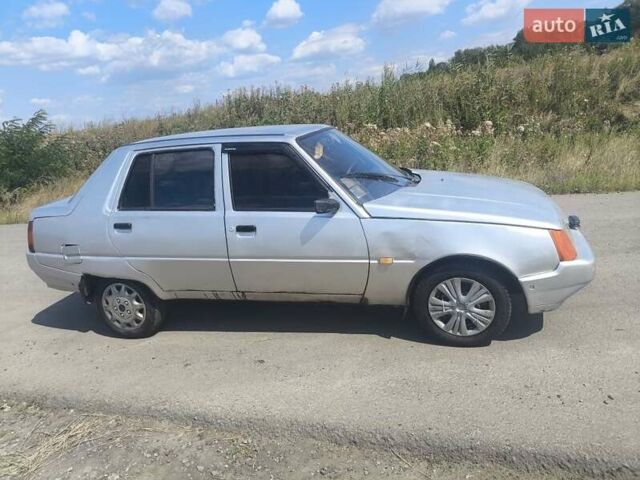 Серый ЗАЗ 1103 Славута, объемом двигателя 1.2 л и пробегом 250 тыс. км за 900 $, фото 2 на Automoto.ua