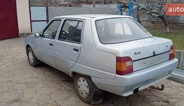 Сірий ЗАЗ 1103 Славута, об'ємом двигуна 1.2 л та пробігом 154 тис. км за 650 $, фото 2 на Automoto.ua