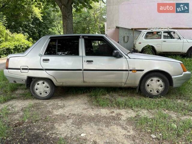 Серый ЗАЗ 1103 Славута, объемом двигателя 1.2 л и пробегом 197 тыс. км за 999 $, фото 4 на Automoto.ua