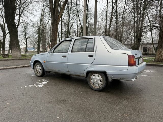 Серый ЗАЗ 1103 Славута, объемом двигателя 1.2 л и пробегом 158 тыс. км за 750 $, фото 2 на Automoto.ua