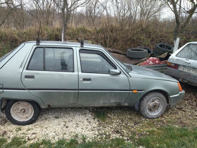 Серый ЗАЗ 1103 Славута, объемом двигателя 0 л и пробегом 900 тыс. км за 650 $, фото 2 на Automoto.ua