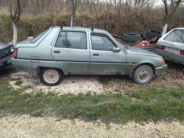 Серый ЗАЗ 1103 Славута, объемом двигателя 0 л и пробегом 900 тыс. км за 650 $, фото 3 на Automoto.ua