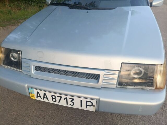 Серый ЗАЗ 1103 Славута, объемом двигателя 0 л и пробегом 209 тыс. км за 1000 $, фото 6 на Automoto.ua