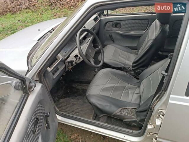 Серый ЗАЗ 1103 Славута, объемом двигателя 1.2 л и пробегом 85 тыс. км за 900 $, фото 7 на Automoto.ua