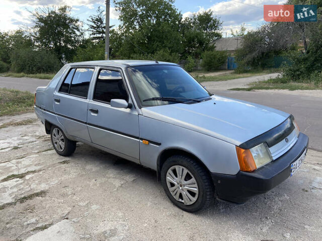 Серый ЗАЗ 1103 Славута, объемом двигателя 1.2 л и пробегом 160 тыс. км за 900 $, фото 2 на Automoto.ua