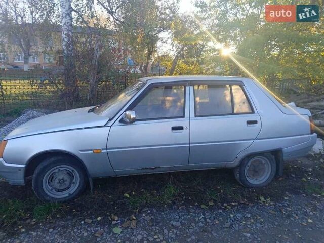 Сірий ЗАЗ 1103 Славута, об'ємом двигуна 1.2 л та пробігом 70 тис. км за 885 $, фото 5 на Automoto.ua