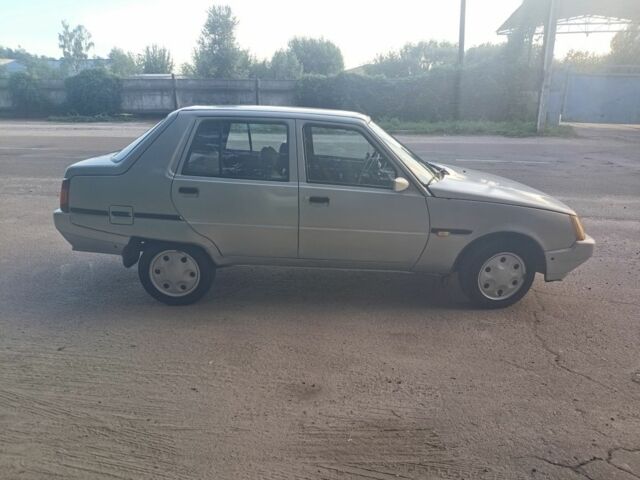 Серый ЗАЗ 1103 Славута, объемом двигателя 0 л и пробегом 209 тыс. км за 1000 $, фото 5 на Automoto.ua