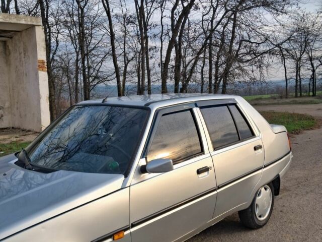 Серый ЗАЗ 1103 Славута, объемом двигателя 0 л и пробегом 72 тыс. км за 1750 $, фото 3 на Automoto.ua