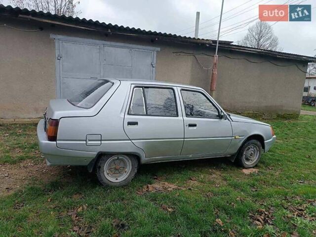 Серый ЗАЗ 1103 Славута, объемом двигателя 1.2 л и пробегом 85 тыс. км за 900 $, фото 3 на Automoto.ua