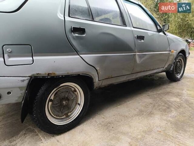 Серый ЗАЗ 1103 Славута, объемом двигателя 1.2 л и пробегом 189 тыс. км за 400 $, фото 1 на Automoto.ua