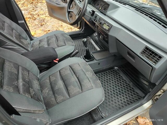 Сірий ЗАЗ 1103 Славута, об'ємом двигуна 1.2 л та пробігом 100 тис. км за 2000 $, фото 14 на Automoto.ua