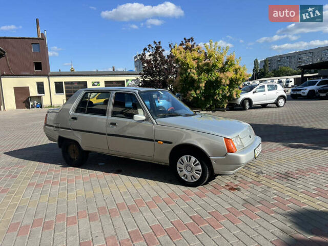 Серый ЗАЗ 1103 Славута, объемом двигателя 1.2 л и пробегом 100 тыс. км за 1800 $, фото 2 на Automoto.ua