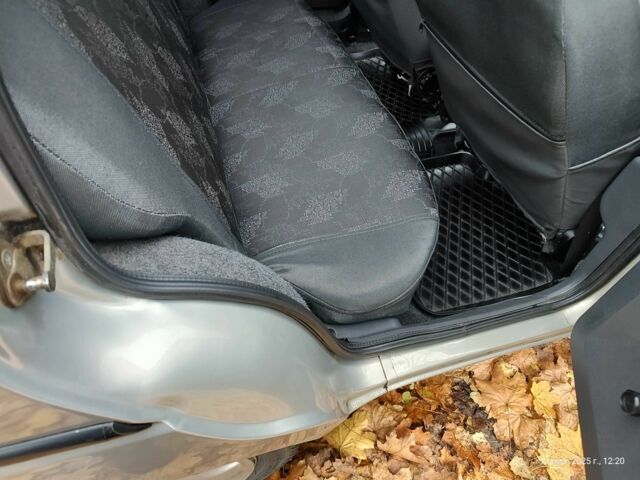 Сірий ЗАЗ 1103 Славута, об'ємом двигуна 1.2 л та пробігом 100 тис. км за 2000 $, фото 18 на Automoto.ua