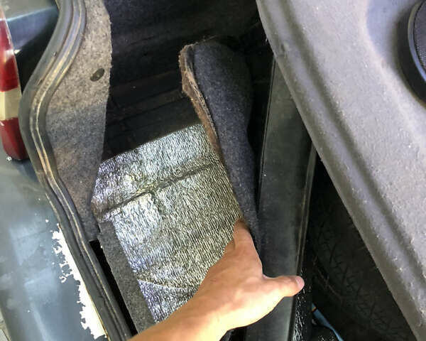 Серый ЗАЗ 1103 Славута, объемом двигателя 1.2 л и пробегом 100 тыс. км за 999 $, фото 18 на Automoto.ua