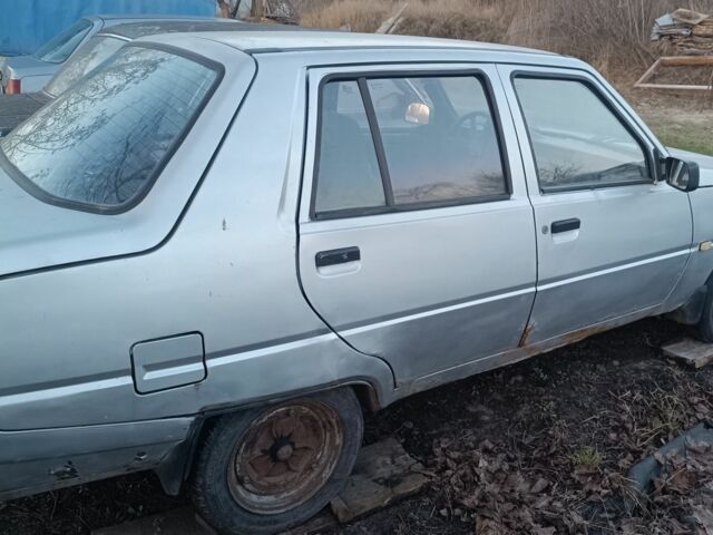 Серый ЗАЗ 1103 Славута, объемом двигателя 1.2 л и пробегом 210 тыс. км за 650 $, фото 8 на Automoto.ua