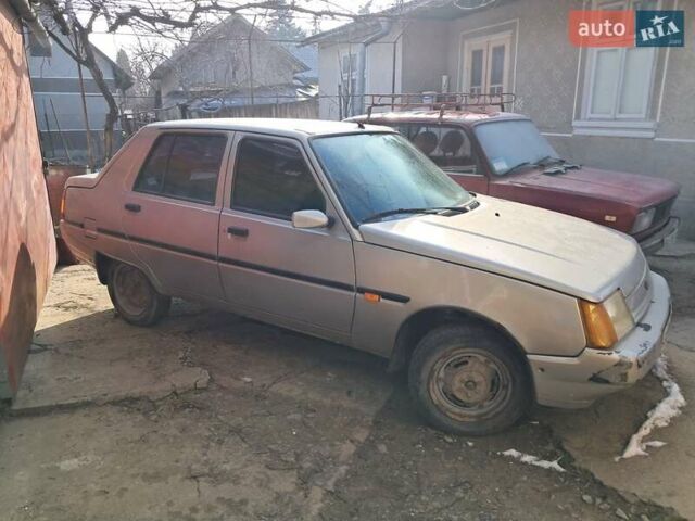 Серый ЗАЗ 1103 Славута, объемом двигателя 1.2 л и пробегом 80 тыс. км за 1399 $, фото 1 на Automoto.ua