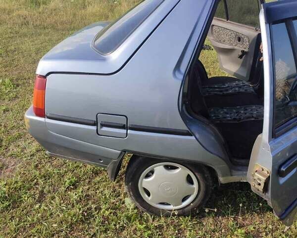 Серый ЗАЗ 1103 Славута, объемом двигателя 1.2 л и пробегом 152 тыс. км за 1399 $, фото 2 на Automoto.ua