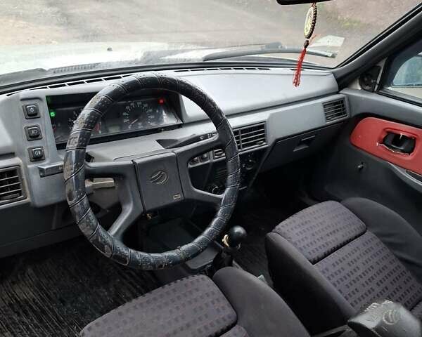 Серый ЗАЗ 1103 Славута, объемом двигателя 1.2 л и пробегом 280 тыс. км за 900 $, фото 2 на Automoto.ua