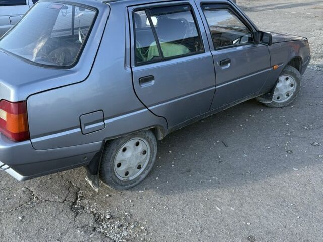 Серый ЗАЗ 1103 Славута, объемом двигателя 1.3 л и пробегом 100 тыс. км за 1650 $, фото 3 на Automoto.ua