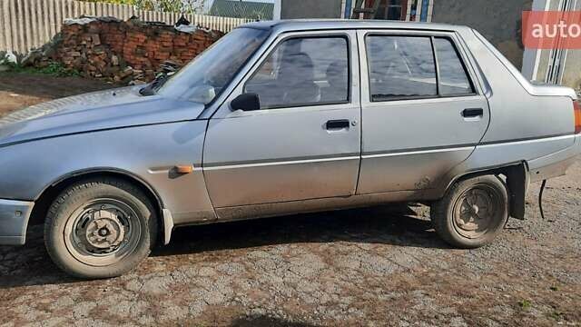 Серый ЗАЗ 1103 Славута, объемом двигателя 1.1 л и пробегом 227 тыс. км за 700 $, фото 1 на Automoto.ua