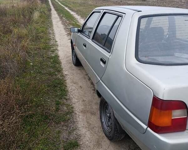 Серый ЗАЗ 1103 Славута, объемом двигателя 1.2 л и пробегом 200 тыс. км за 1000 $, фото 3 на Automoto.ua