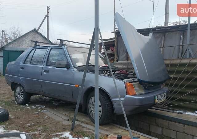 Серый ЗАЗ 1103 Славута, объемом двигателя 1.2 л и пробегом 220 тыс. км за 950 $, фото 5 на Automoto.ua