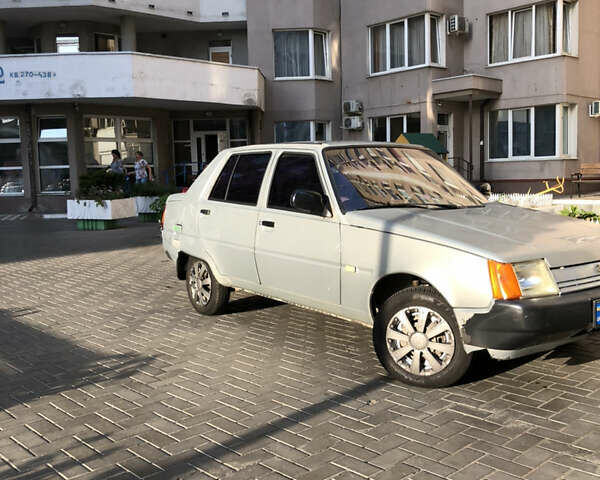 Серый ЗАЗ 1103 Славута, объемом двигателя 1.2 л и пробегом 100 тыс. км за 999 $, фото 1 на Automoto.ua