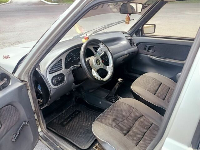 Серый ЗАЗ 1103 Славута, объемом двигателя 1.2 л и пробегом 50 тыс. км за 1000 $, фото 5 на Automoto.ua