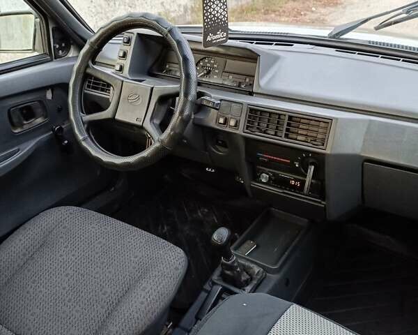 Серый ЗАЗ 1103 Славута, объемом двигателя 1.3 л и пробегом 138 тыс. км за 1250 $, фото 2 на Automoto.ua