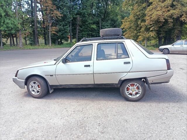 Серый ЗАЗ 1103 Славута, объемом двигателя 1.2 л и пробегом 50 тыс. км за 1000 $, фото 4 на Automoto.ua