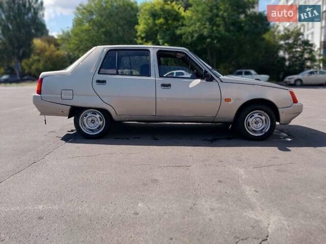 Серый ЗАЗ 1103 Славута, объемом двигателя 1.2 л и пробегом 287 тыс. км за 950 $, фото 3 на Automoto.ua
