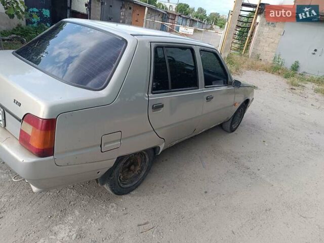 Серый ЗАЗ 1103 Славута, объемом двигателя 1.2 л и пробегом 126 тыс. км за 900 $, фото 2 на Automoto.ua