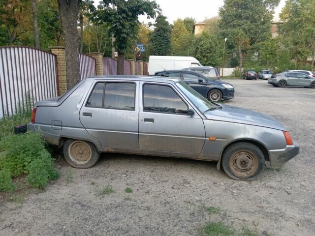 Серый ЗАЗ 1103 Славута, объемом двигателя 1.2 л и пробегом 90 тыс. км за 691 $, фото 5 на Automoto.ua