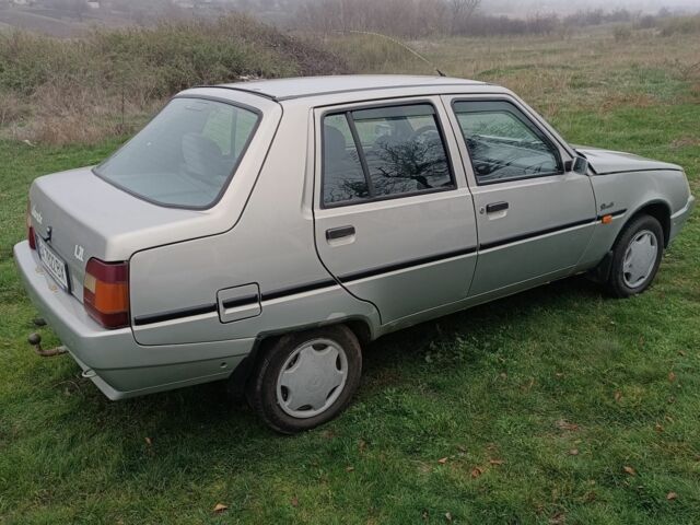 Сірий ЗАЗ 1103 Славута, об'ємом двигуна 1.2 л та пробігом 127 тис. км за 1500 $, фото 2 на Automoto.ua