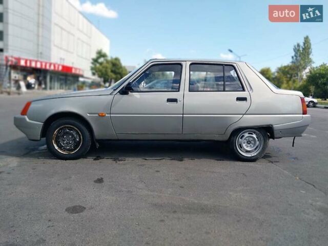 Серый ЗАЗ 1103 Славута, объемом двигателя 1.2 л и пробегом 287 тыс. км за 950 $, фото 2 на Automoto.ua