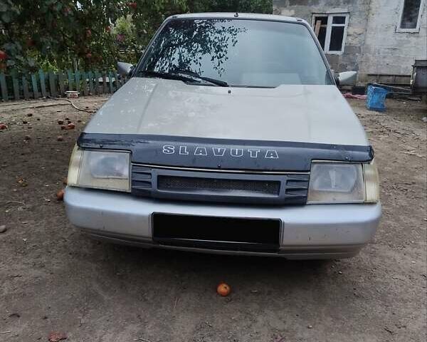 Серый ЗАЗ 1103 Славута, объемом двигателя 1.2 л и пробегом 300 тыс. км за 1326 $, фото 7 на Automoto.ua