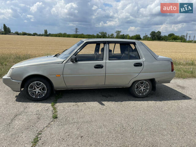 Серый ЗАЗ 1103 Славута, объемом двигателя 1.2 л и пробегом 103 тыс. км за 1650 $, фото 2 на Automoto.ua