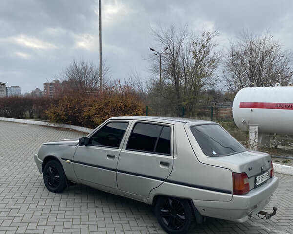 Серый ЗАЗ 1103 Славута, объемом двигателя 1.2 л и пробегом 147 тыс. км за 1000 $, фото 3 на Automoto.ua