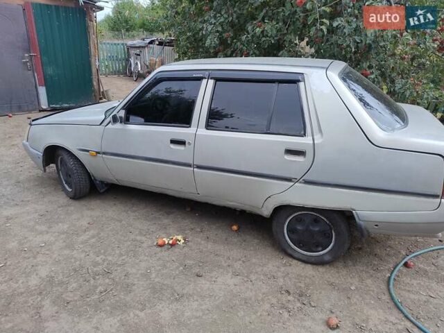 Серый ЗАЗ 1103 Славута, объемом двигателя 1.2 л и пробегом 300 тыс. км за 1326 $, фото 5 на Automoto.ua