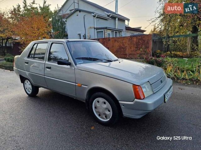 Серый ЗАЗ 1103 Славута, объемом двигателя 1.2 л и пробегом 21 тыс. км за 2250 $, фото 4 на Automoto.ua