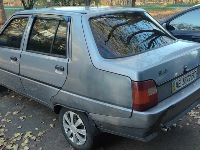 Серый ЗАЗ 1103 Славута, объемом двигателя 1.2 л и пробегом 118 тыс. км за 1310 $, фото 3 на Automoto.ua