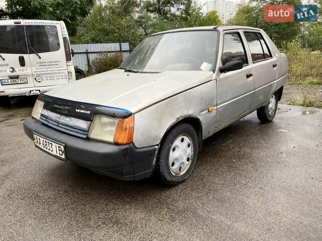 Серый ЗАЗ 1103 Славута, объемом двигателя 1.3 л и пробегом 224 тыс. км за 950 $, фото 2 на Automoto.ua