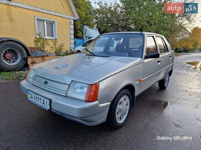 Серый ЗАЗ 1103 Славута, объемом двигателя 1.2 л и пробегом 21 тыс. км за 2250 $, фото 3 на Automoto.ua