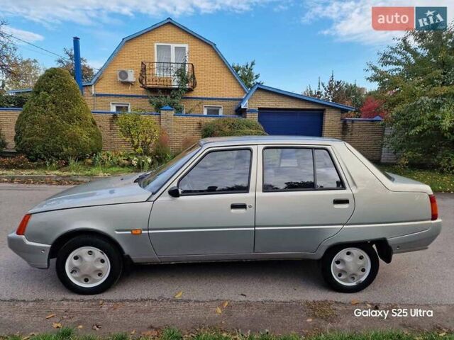 Серый ЗАЗ 1103 Славута, объемом двигателя 1.2 л и пробегом 21 тыс. км за 2250 $, фото 6 на Automoto.ua