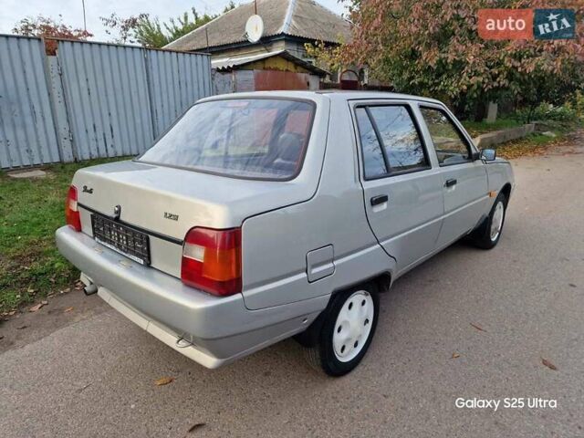 Серый ЗАЗ 1103 Славута, объемом двигателя 1.2 л и пробегом 21 тыс. км за 2250 $, фото 8 на Automoto.ua