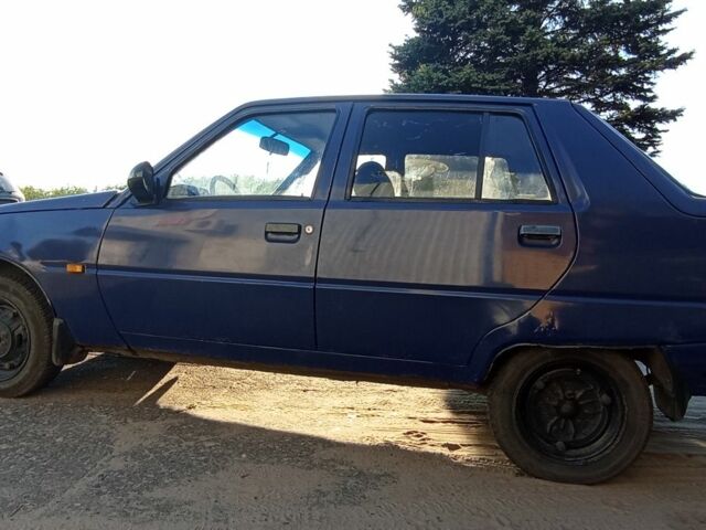 Синий ЗАЗ 1103 Славута, объемом двигателя 1.2 л и пробегом 143 тыс. км за 900 $, фото 2 на Automoto.ua